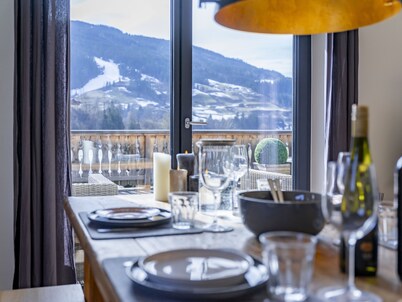 Exclusive villa with hot tub near the centre