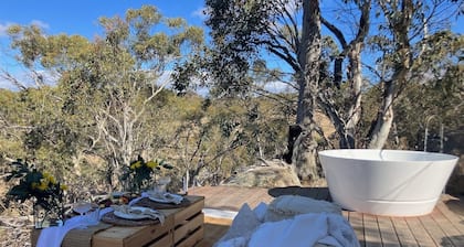 Wombat - Beautiful Secluded Tinyhouse close to the Ski resorts, Snowy Mountains