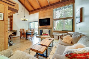 TV, fireplace, books - Northstar Resort Condo w/ Hot Tub, Shuttle Access! (Truckee)