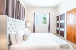 3 chambres, fer et planche à repasser, lit de bébé portatif, Wi-Fi
