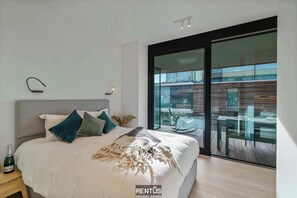 3 Schlafzimmer, Schreibtisch, Reisekinderbett, WLAN