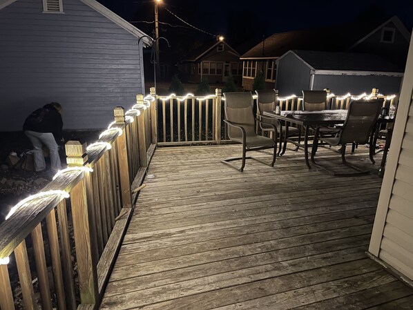 Outdoor dining - Verona Beach Lakeside Retreat - Near attractions! Lots of Amenities! (Canastota)