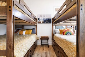 3 habitaciones, escritorio, wifi gratis y ropa de cama 