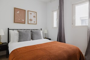 2 slaapkamers, een strijkplank/strijkijzer, wifi, beddengoed