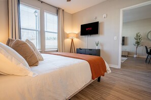 3 soverom, skrivebord, strykejern/-brett og wi-fi (inkludert)