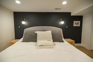 4 bedrooms, desk, free WiFi, bed sheets