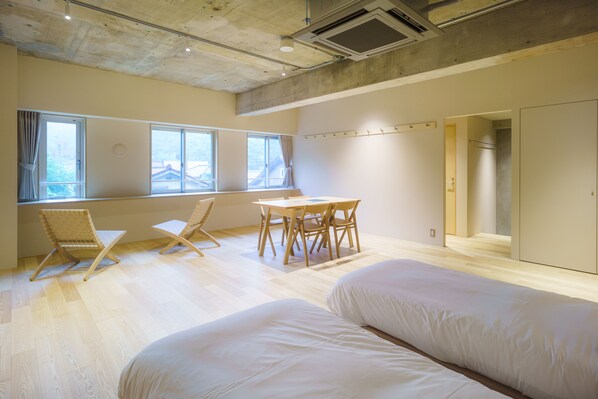 Quarto superior, vista para a montanha | Escrivaninha, espaço de trabalho para notebook, Wi-Fi de cortesia