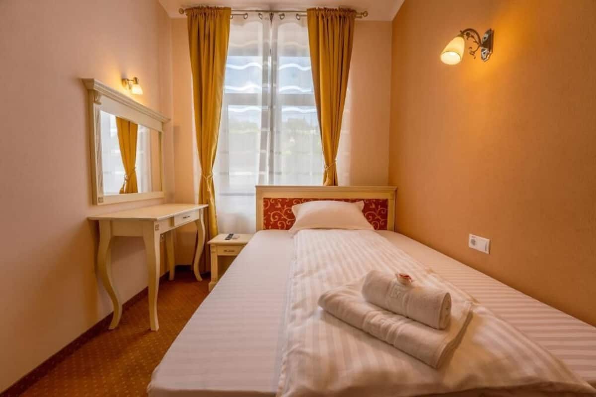 In-room safe, desk, soundproofing, iron/ironing board