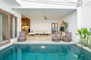Indoor pool - 3BR Villa Embracing Homely Vibes (Kerobokan)