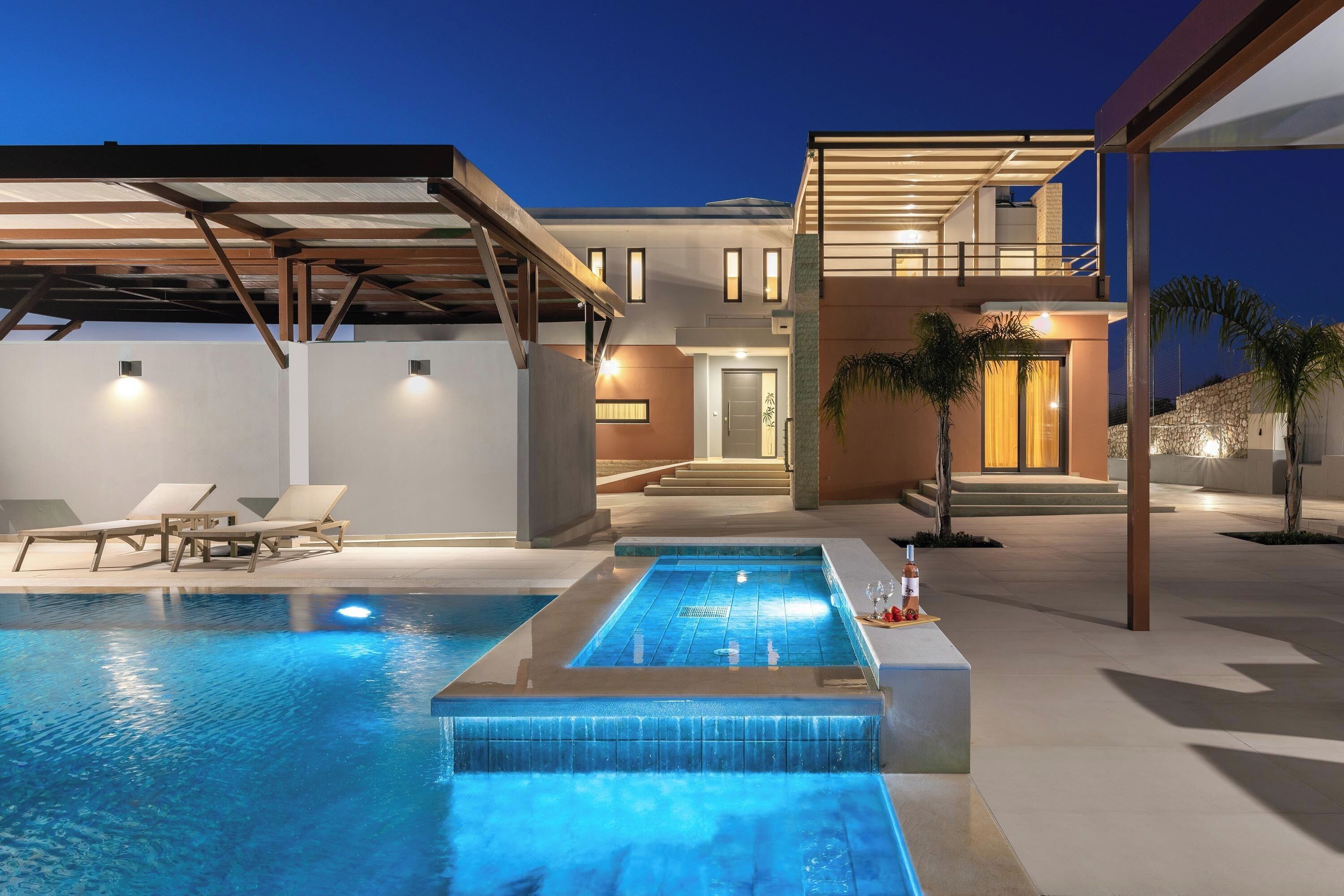 حمّام سباحة خارجي