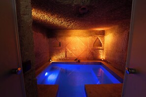 Quarto triplo lua de mel | Piscina particular