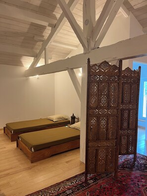 4 chambres, bureau, Wi-Fi gratuit, draps fournis