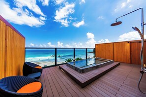 Outdoor spa tub - izukaorukaze (Shimoda)