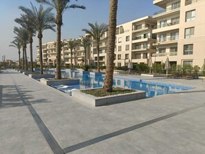 حمام سباحة