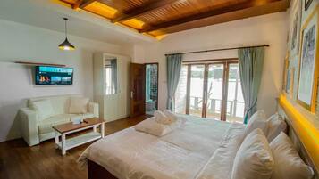 1 bedroom, free minibar, in-room safe, free WiFi