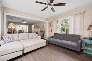 Télévision, cheminée