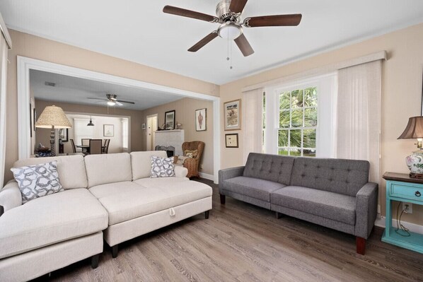 Télévision, cheminée