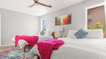 3 Schlafzimmer, Schreibtisch, Bügeleisen/Bügelbrett, Reisekinderbett