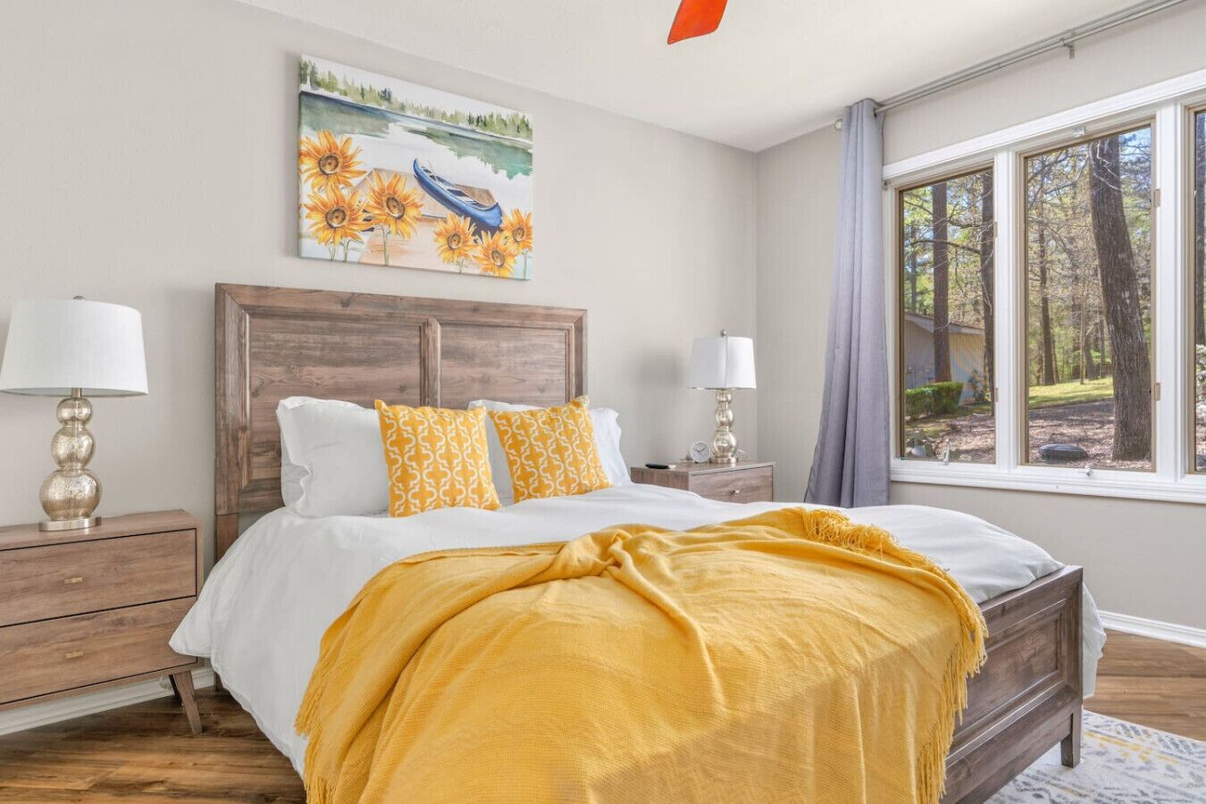 3 多间卧室、办公桌、熨斗/熨衣板、旅行婴儿床