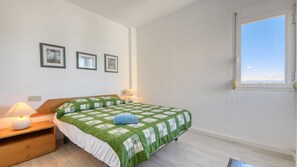 2 bedrooms, iron/ironing board