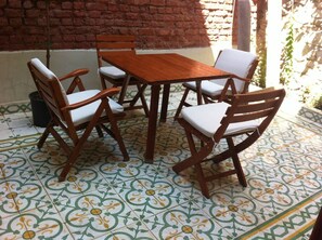 屋外ダイニングエリア