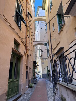 Exterior detail - Palazzo BordiLand 1 (Bordighera)