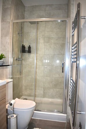 風筒、提供毛巾、番梘、洗頭水