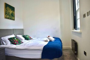 2 間睡房、熨斗/熨衫板、Wi-Fi、床單