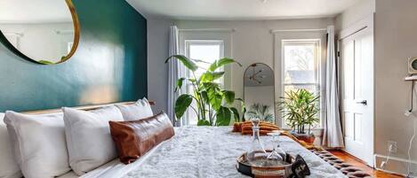 4 habitaciones, caja de seguridad en la habitación y escritorio