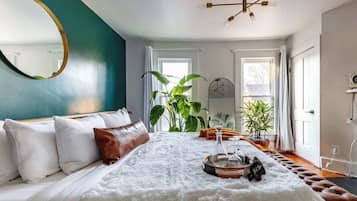 4 slaapkamers, een kluis op de kamer, een bureau