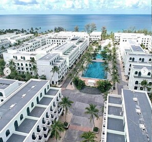 3 piscinas al aire libre