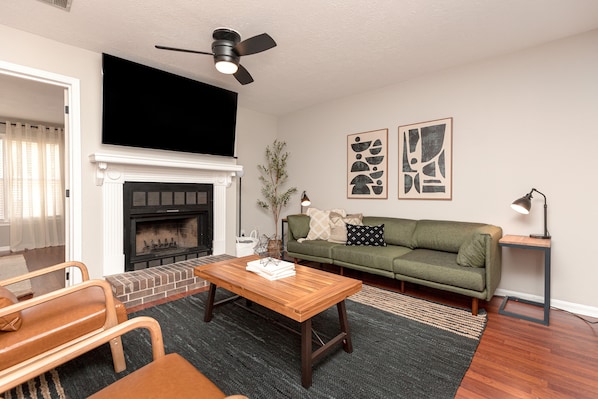 Smart TV, fireplace, offices - Convenient Stay | 3BR | Fenced Yard | Near RAFB (Warner Robins)