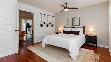 3 habitaciones, escritorio, tabla de planchar con plancha y wifi gratis