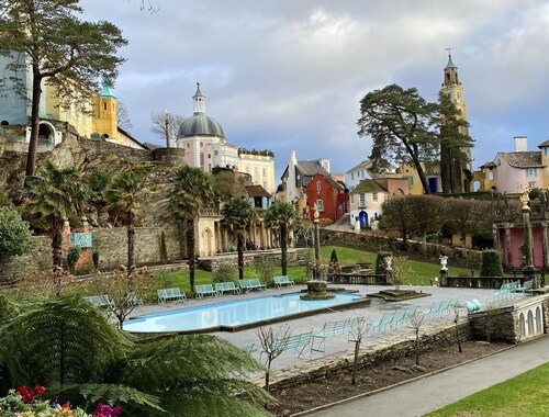 Isfyn, Boutique style cottage with stunning views in Llandudno. 