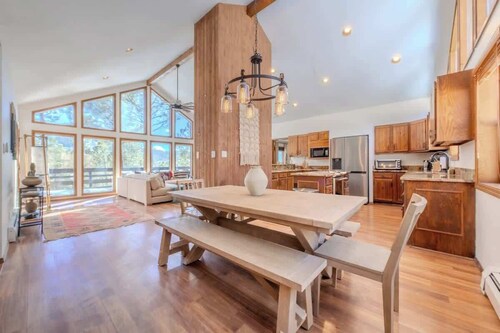 Grand Angel Fire mountain luxury ski chalet