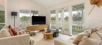 The Birkdale by Ready Set Stay- heated pool, WIFI, amazing and modern