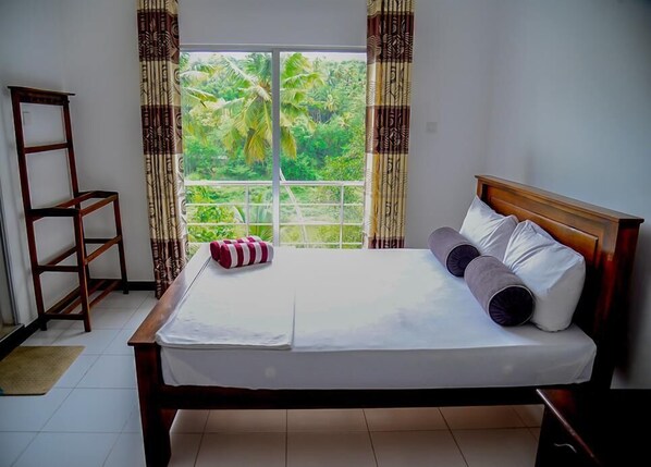 Caja de seguridad en la habitación y decoración personalizada 