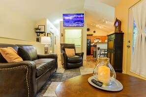 TV, video games, books, offices - Sasquatch Lodges G  (Sleeps 13) (Gatlinburg)