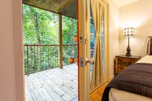3 slaapkamers, een strijkplank/strijkijzer, wifi, beddengoed