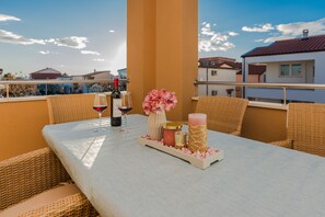 Family Apartment, Courtyard View | Terrace/patio