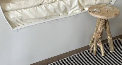 5-bedroom hotel in quaint Gyumri with WiFi