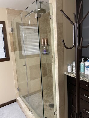 Shower, hair dryer, towels, soap - Mid Century Modern Nights Dream (Houston)