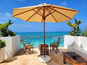 Rooftop terrace - Aluna Beach Apartments (Nungwi)