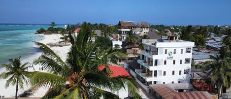 Fachada de la propiedad