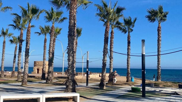 Property grounds - Apartment to 100m of the beach (La Mata)
