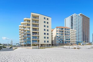 Exterior - Beachfront Condo | Pool | The Whaler 4D | My Beach Getaways (Gulf Shores)