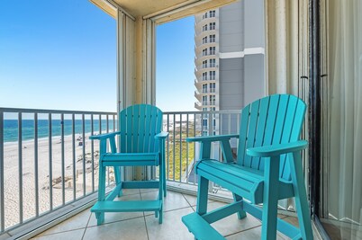 Beachfront Condo | Pool | The Whaler 4D | My Beach Getaways