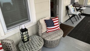 Terrace/patio - Charming 3BR condo in Old Orchard Beach with beach access and modern amenities. (Old Orchard Beach)