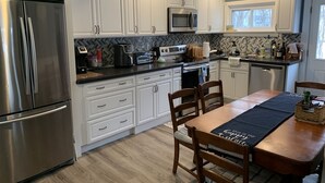 Coffee/tea maker, fridge, microwave, oven - Charming 3BR condo in Old Orchard Beach with beach access and modern amenities. (Old Orchard Beach)