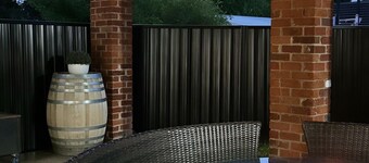 Your home away from home, in a quiet street in central Dubbo!